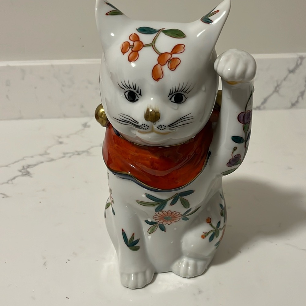 *HP*FREDERICK COOPER-MANEKI NEKO PORCELAIN CAT- FLORAL